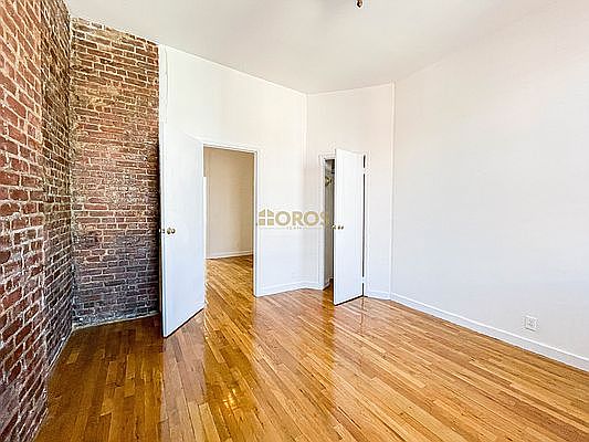 2nd image of 326 E 13th St APT 17