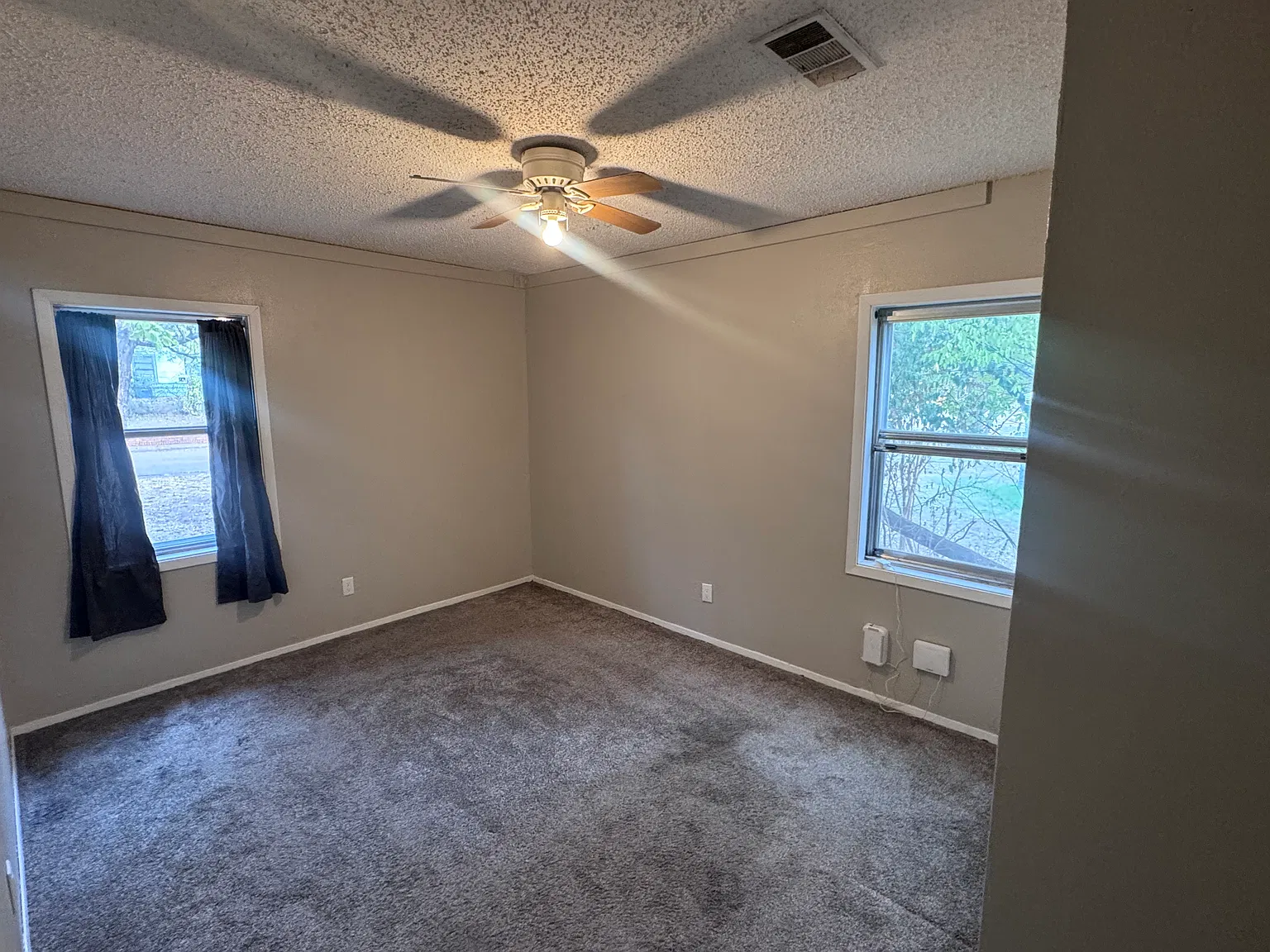 3 bed, 1248 sqft, $1,000 — Photo 2