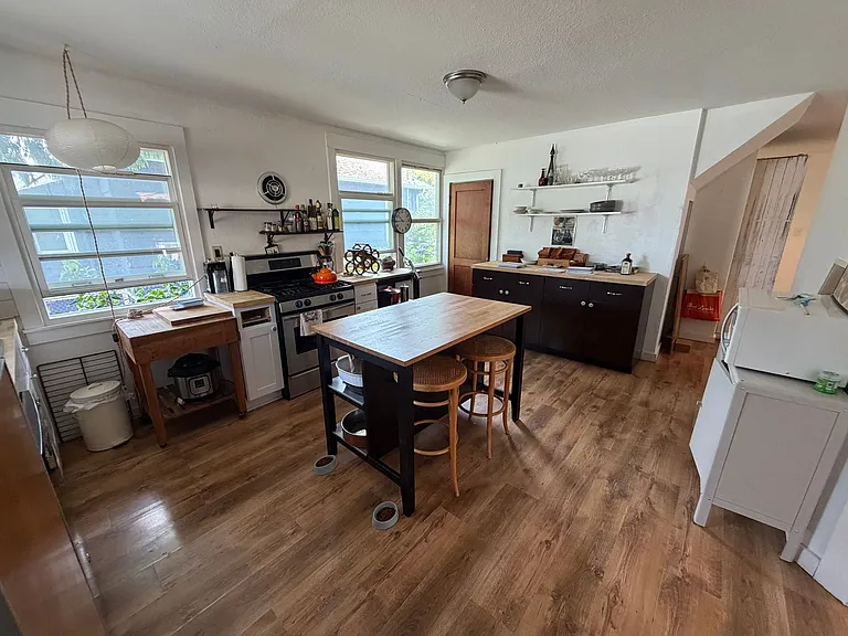 1410 S Cloverdale St — Photo 1