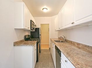 11882 Metropolitan Ave, Jamaica, NY 11415