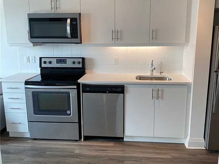 17 Zorra St #810 — Photo 10