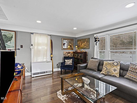 5th image of 1371 Midline Road