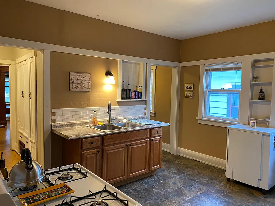 Large Kitchen 2