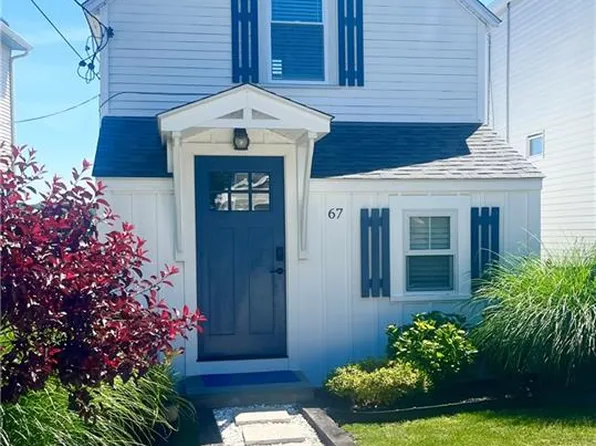 67 Cedar Ave, Portsmouth, RI 02871