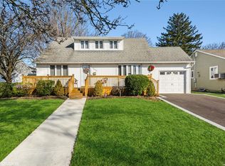 3603 Southview Ave, Wantagh, NY 11793
