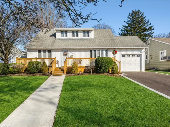 3603 Southview Avenue, Wantagh, NY 11793
