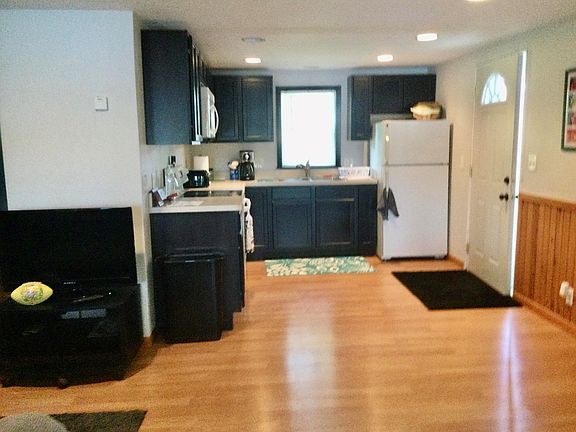 2nd image of 14254 Lakeshore Dr