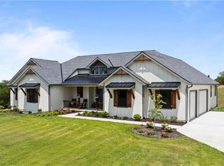 18068 Stillwell Rd, Bonner Springs, KS 66012