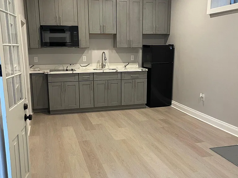 1008 Dauphine St #2B — Photo 4