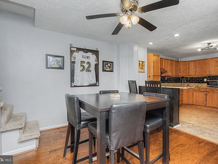 1303 Clarkson St — Photo 7