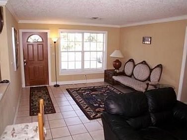 5th image of 2050 NE 54th St