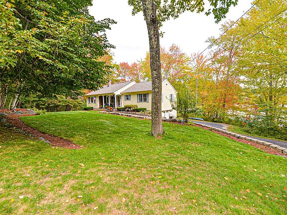 3rd image of 35 Glen Dr