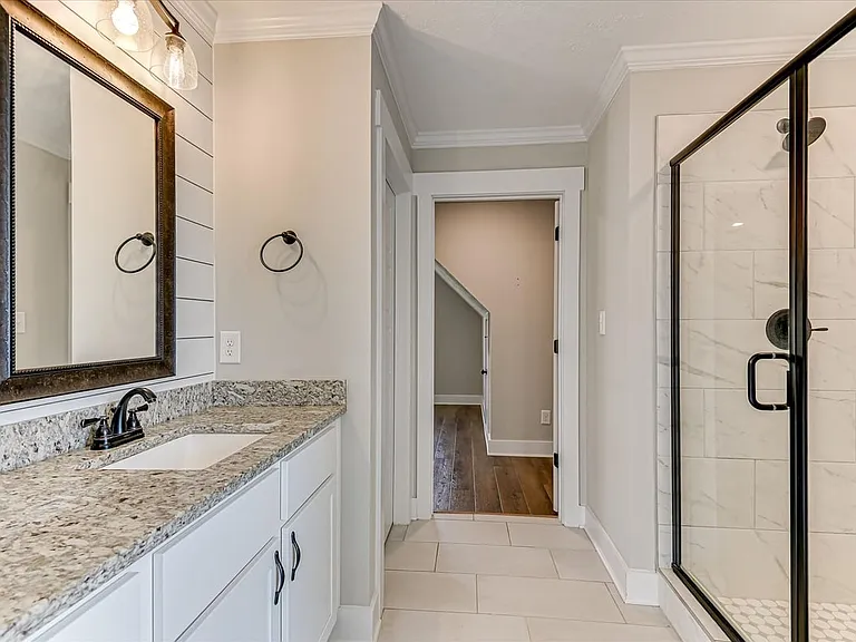 419 Barrow Ln — Photo 30