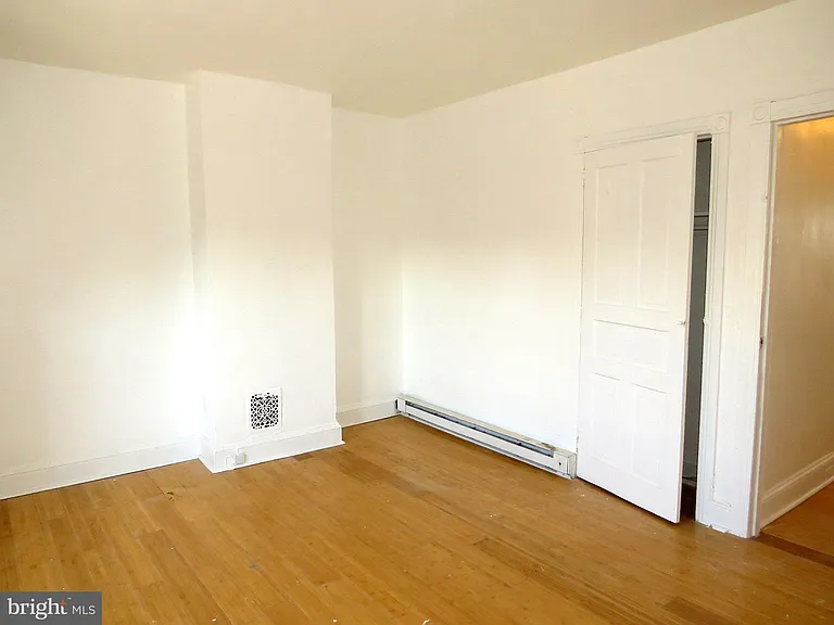 356 E Walnut Ln #3 — Photo 14