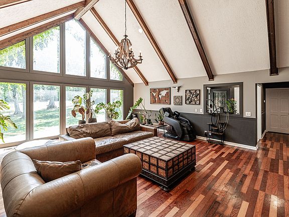 5th image of 559 Forest Retreat Rd