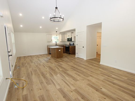 4th image of 512 E Sunshine Drive
