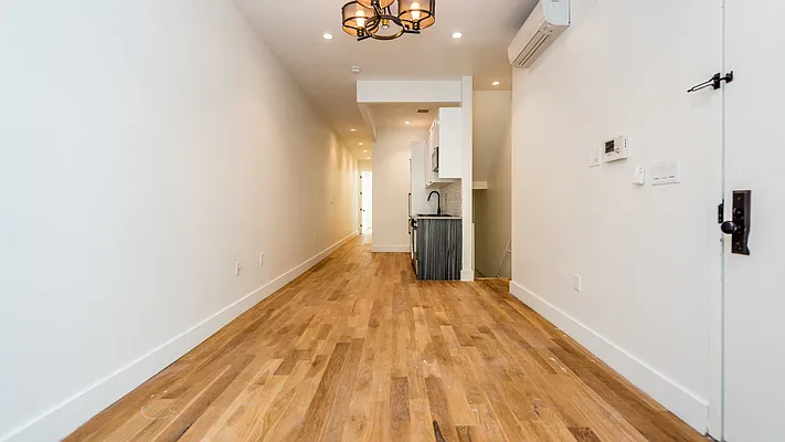 Rented by Nooklyn NYC LLC | media 43