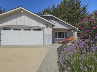 105 Smugglers Cove Way, Crescent City, CA 95531