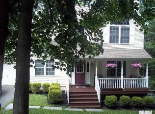 19 Greenlawn Rd, Sound Beach, NY 11789