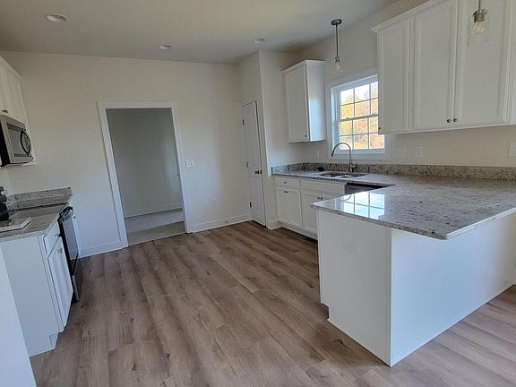 3rd image of 71 Upland Dr