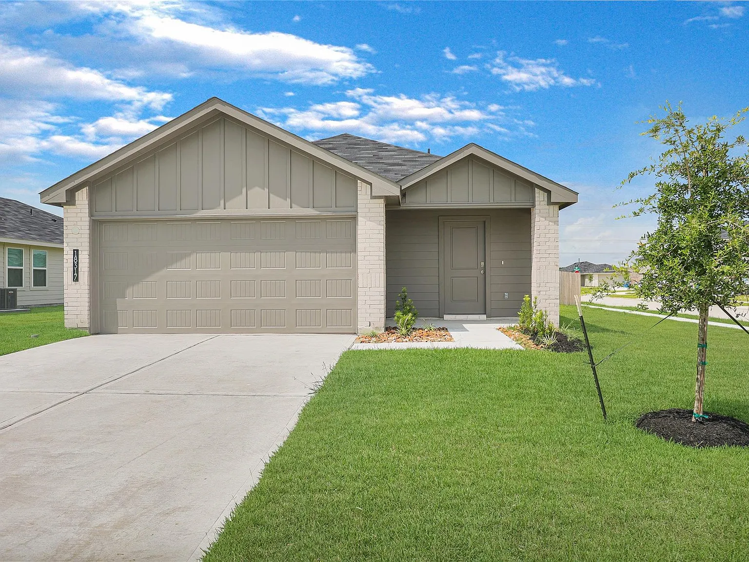 3 bed, 2.0 bath, 1434 sqft, $1,875 — Photo 1