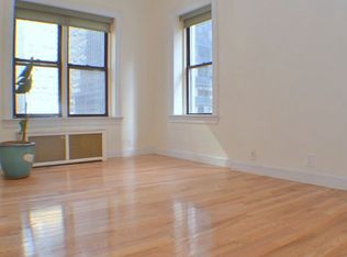 211 W 53rd St APT 3B, New York, NY 10019