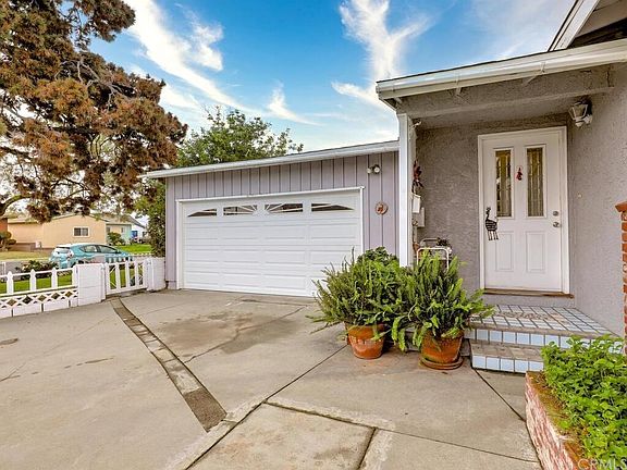 5th image of 7949 La Castana Way