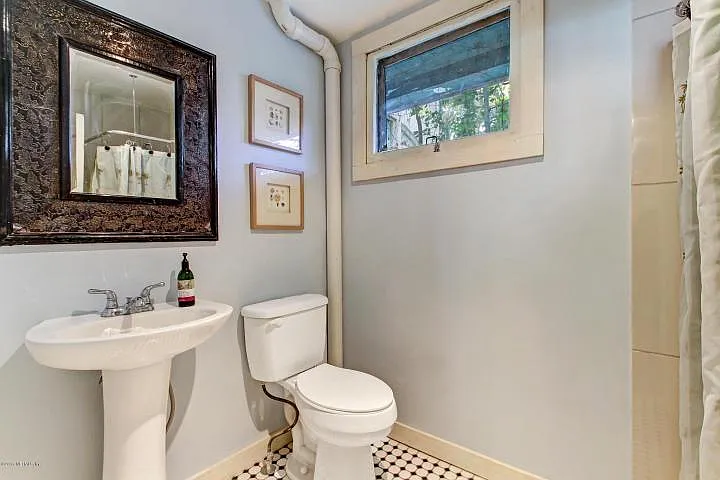 2924 Saint Johns Ave — Photo 4