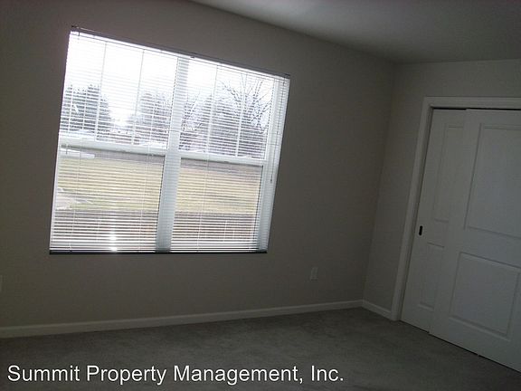 5th image of 136 N Grant St APT B