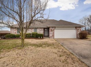 3465 W Village Ter, Springfield, MO 65810