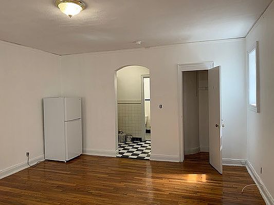 2nd image of 1434 Lexington Ave #4B