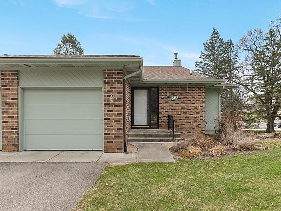 4th image of 2048 Cranbrook Dr NE #15