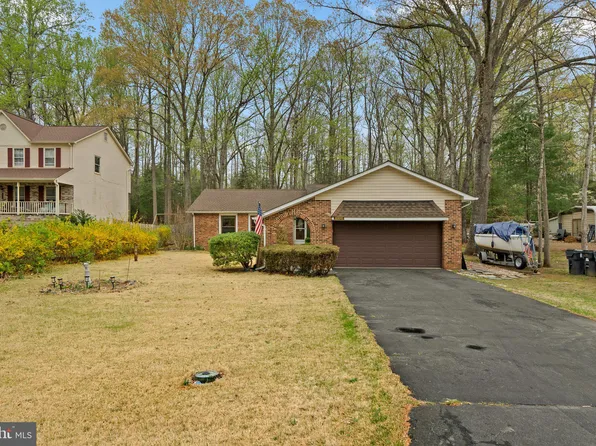 2200 Harpoon Dr, Stafford, VA 22554