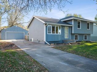 1716 Holly Dr, Norwalk, IA 50211