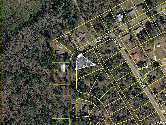 3rd image of Circle Dr