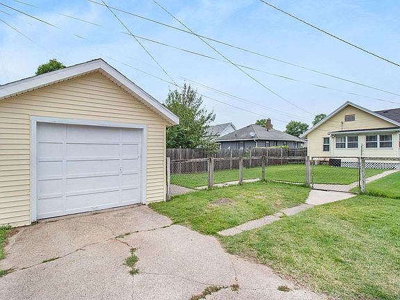 5th image of 813 S 27th St