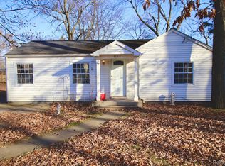 4146 Lotus Dr, Waterford, MI