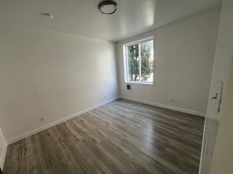 115 N Main Ave #4 — Photo 7