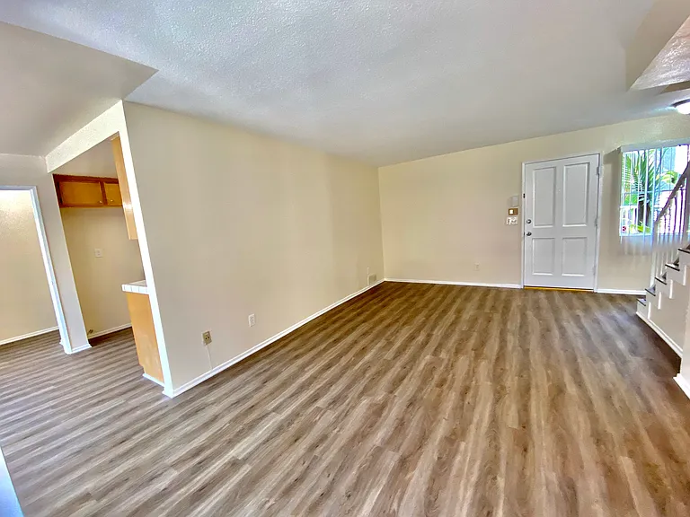 553 W 22nd St #2 — Photo 15