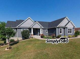 4412 Fairhaven Rd, Davenport, IA 52807