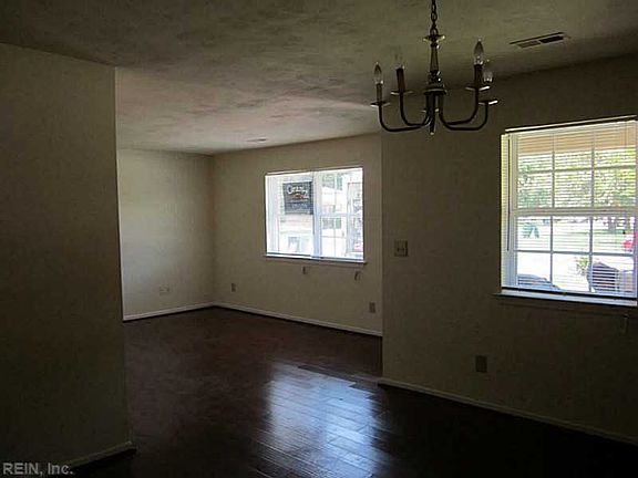 5th image of 6032 Brookwood Dr APT B