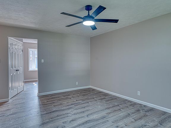 5th image of 1714 S Kenmore Dr