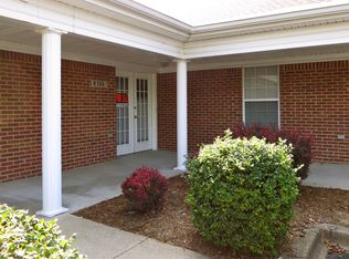 8306 Juanita Goins Ct, Louisville, KY 40228