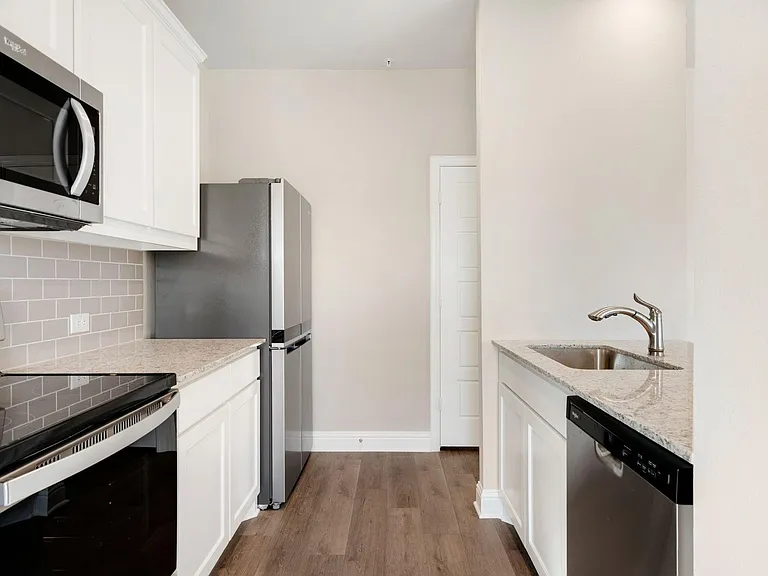 2041 Layla Dr — Photo 8