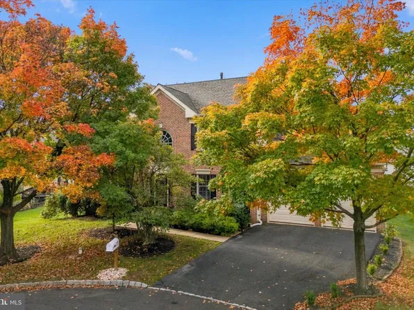 108 Cascades Ct, Blue Bell, PA 19422