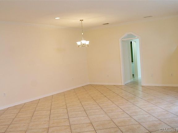 3rd image of 3127 Jackson Ave #3127