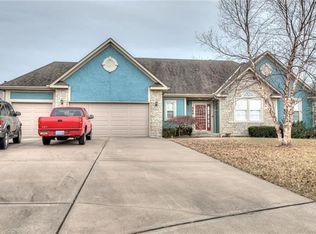 509 NE 94th Ct, Kansas City, MO 64155