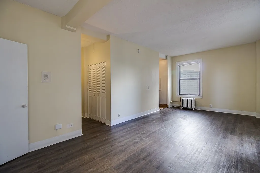 New Cadillac Square Apartments — Photo 4