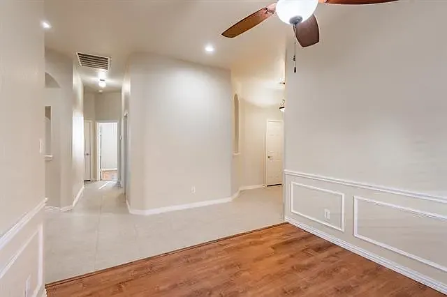 901 Witherby Ln — Photo 17