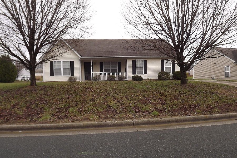 1st image of 1803 Bellwick Dr